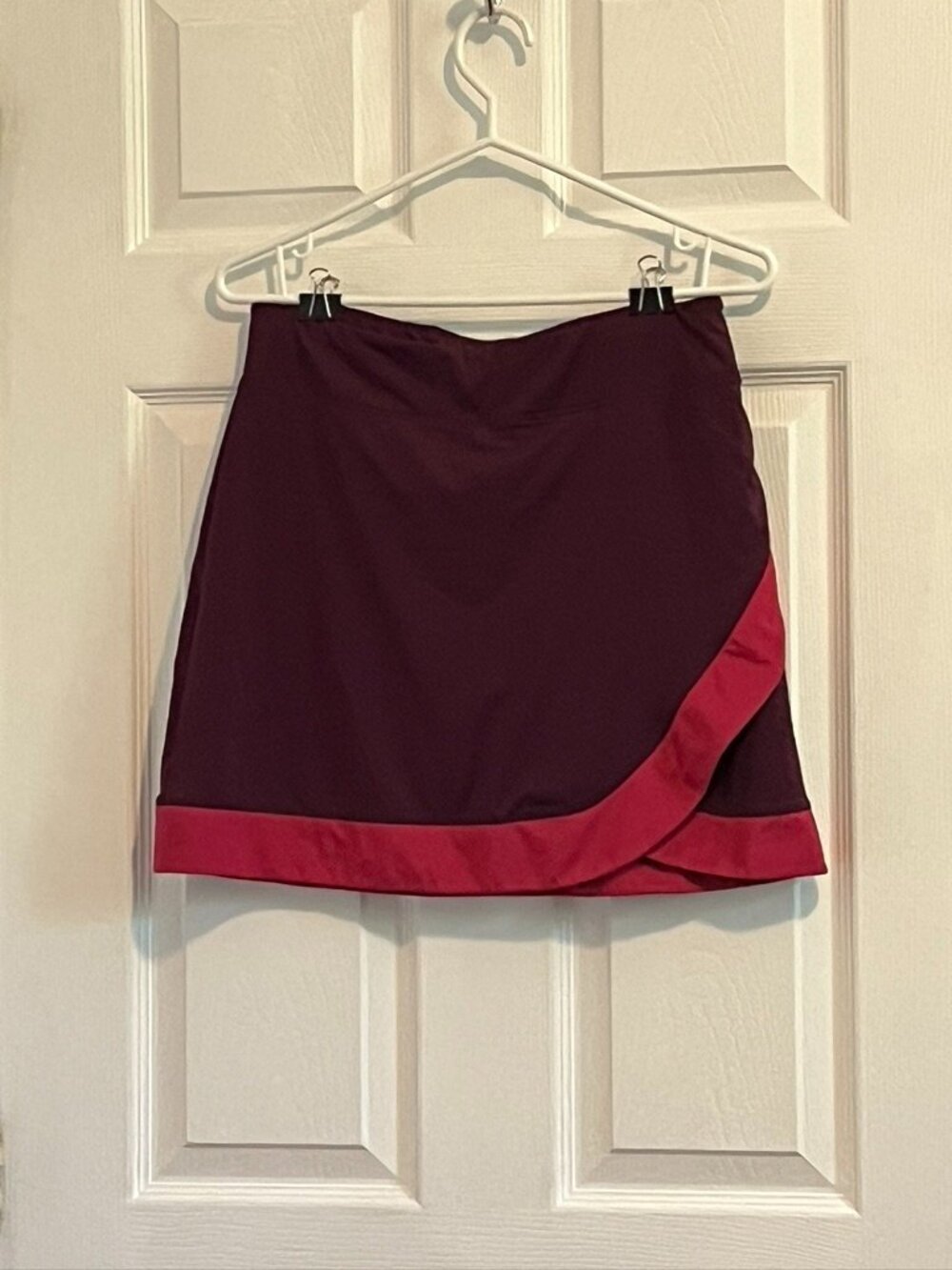 Burgundy/Wine colour golf skirt with built-in bike short